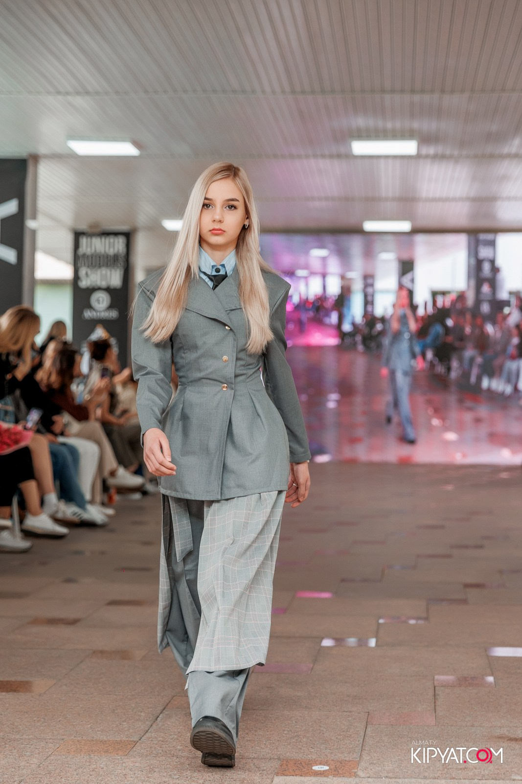 JUNIOR FASHION SHOW. КИПЯТКОМ АЛМАТЫ!