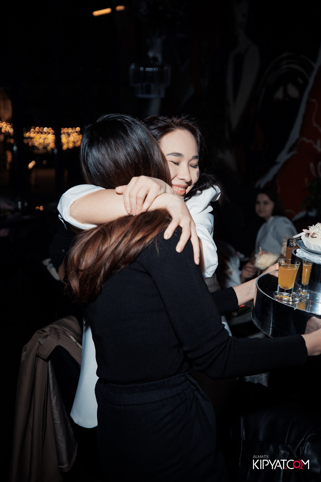 FRIENDS BAR & TERRACE. КИПЯТКОМ АЛМАТЫ!