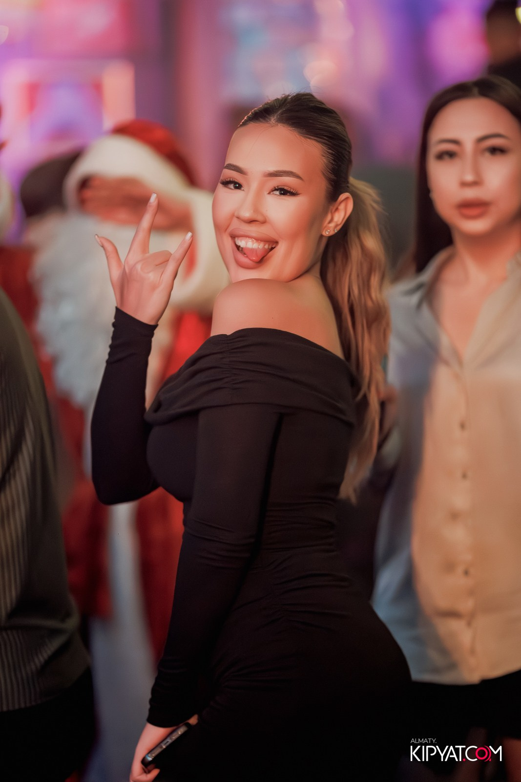 FITNESS ЁЛКА в ночном клубе SANTA BARBARA. КИПЯТКОМ АЛМАТЫ!