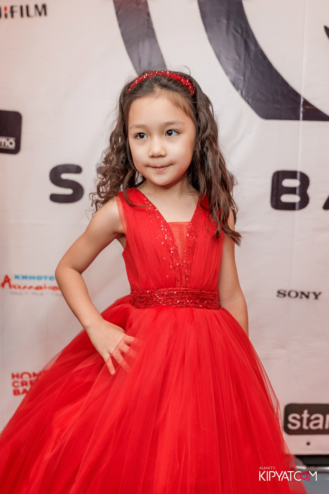 ПРЕЗЕНТАЦИЯ 10 ГРУППЫ КИНОПРОЕКТА STARBALALAR. КИПЯТКОМ АЛМАТЫ!