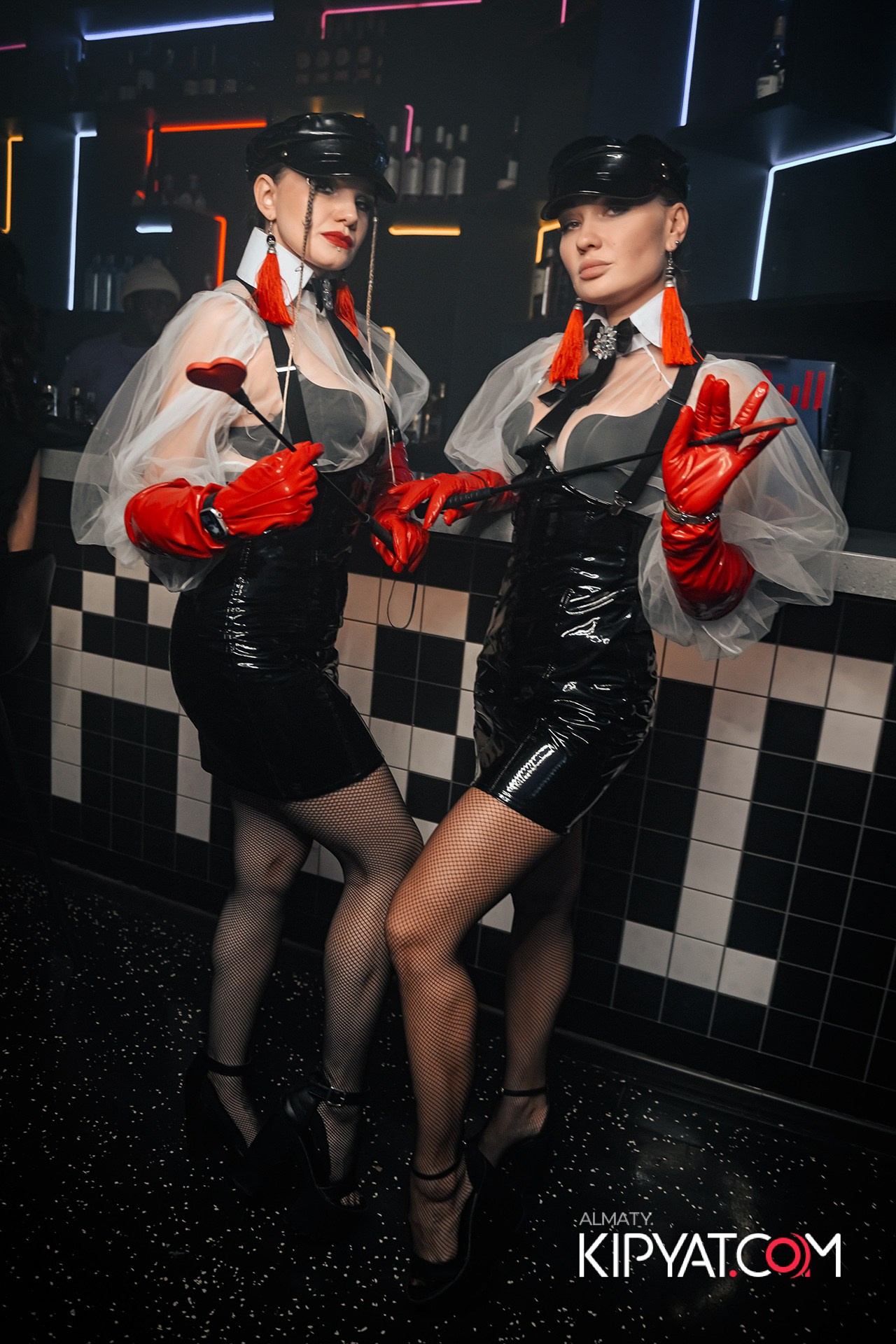 SANTA BARBARA ВЫСТУПЛЕНИЕ ГРУППЫ БРАТЬЯ ГРИММ. КИПЯТКОМ АЛМАТЫ!