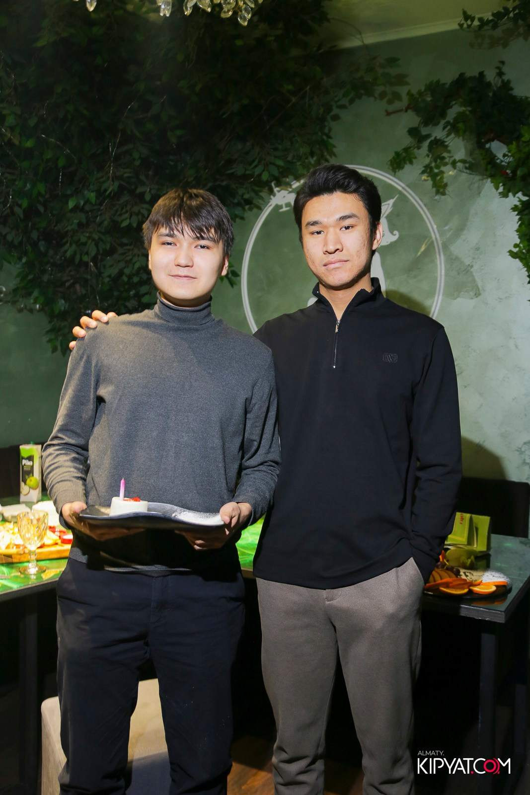 УХО И МЕДВЕДЬ НА САИНА. КИПЯТКОМ АЛМАТЫ! Фотосъемка мероприятий в Алматы