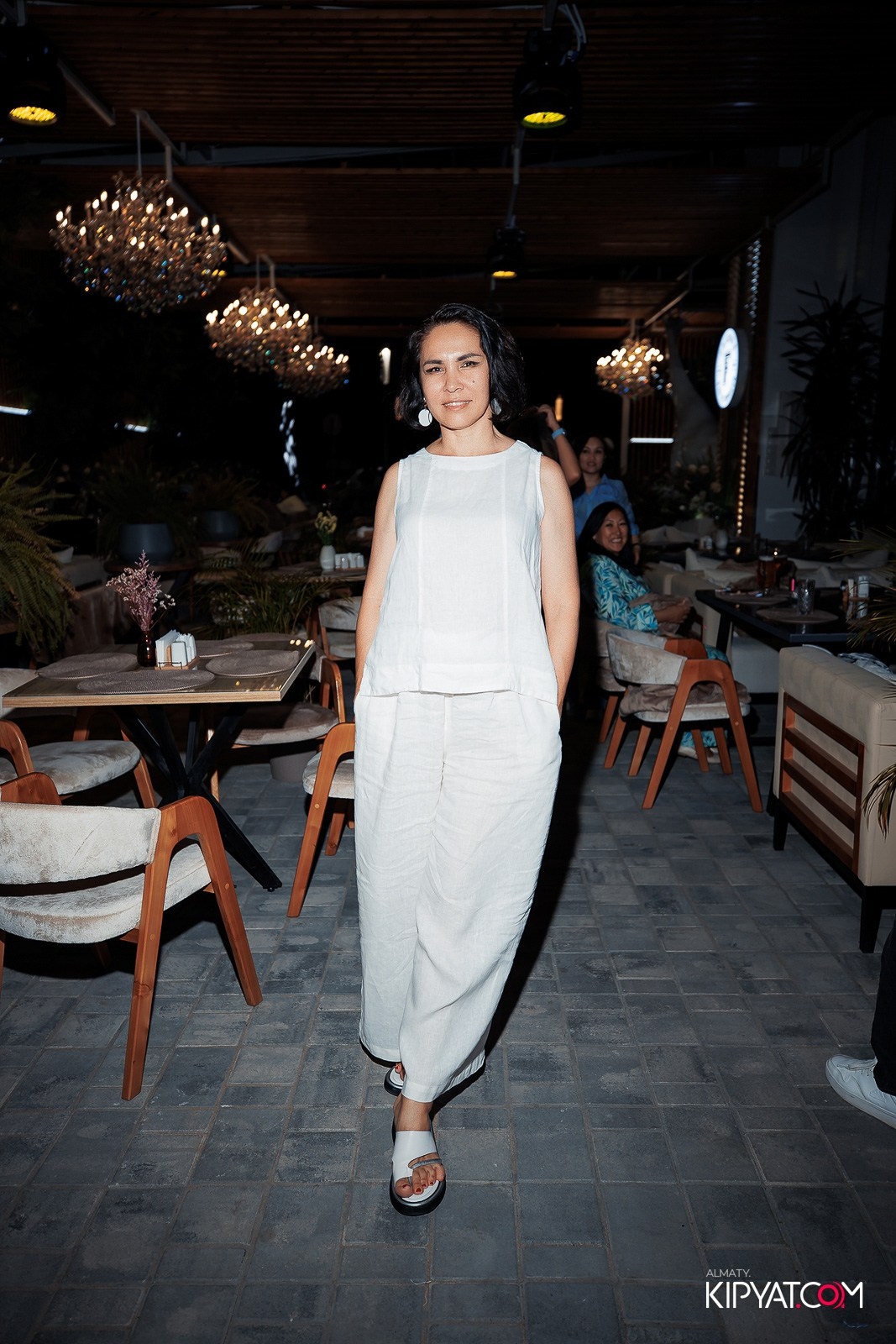 FRIENDS BAR & TERRACE. КИПЯТКОМ АЛМАТЫ!