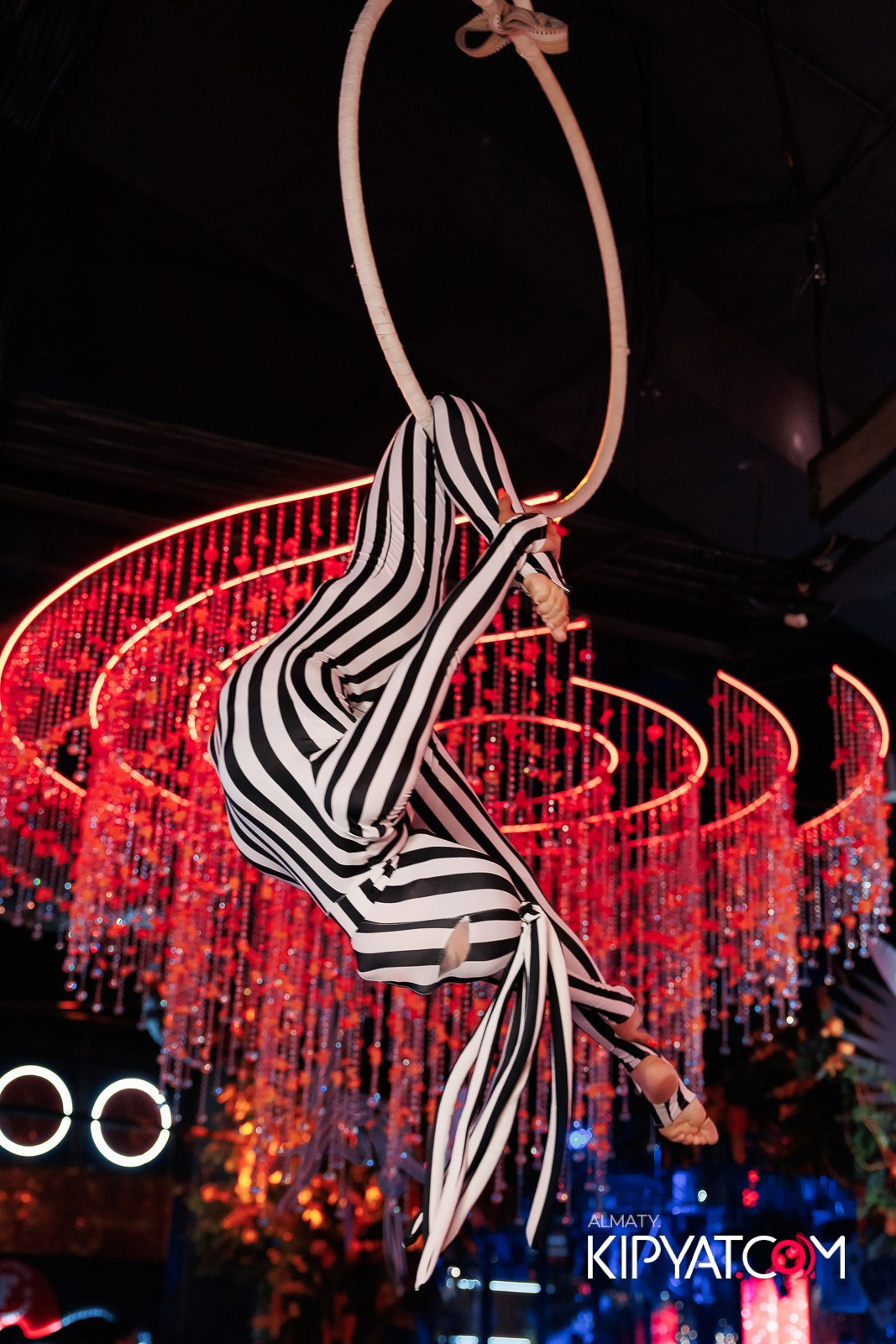 FRIENDS BAR & TERRACE. КИПЯТКОМ АЛМАТЫ!