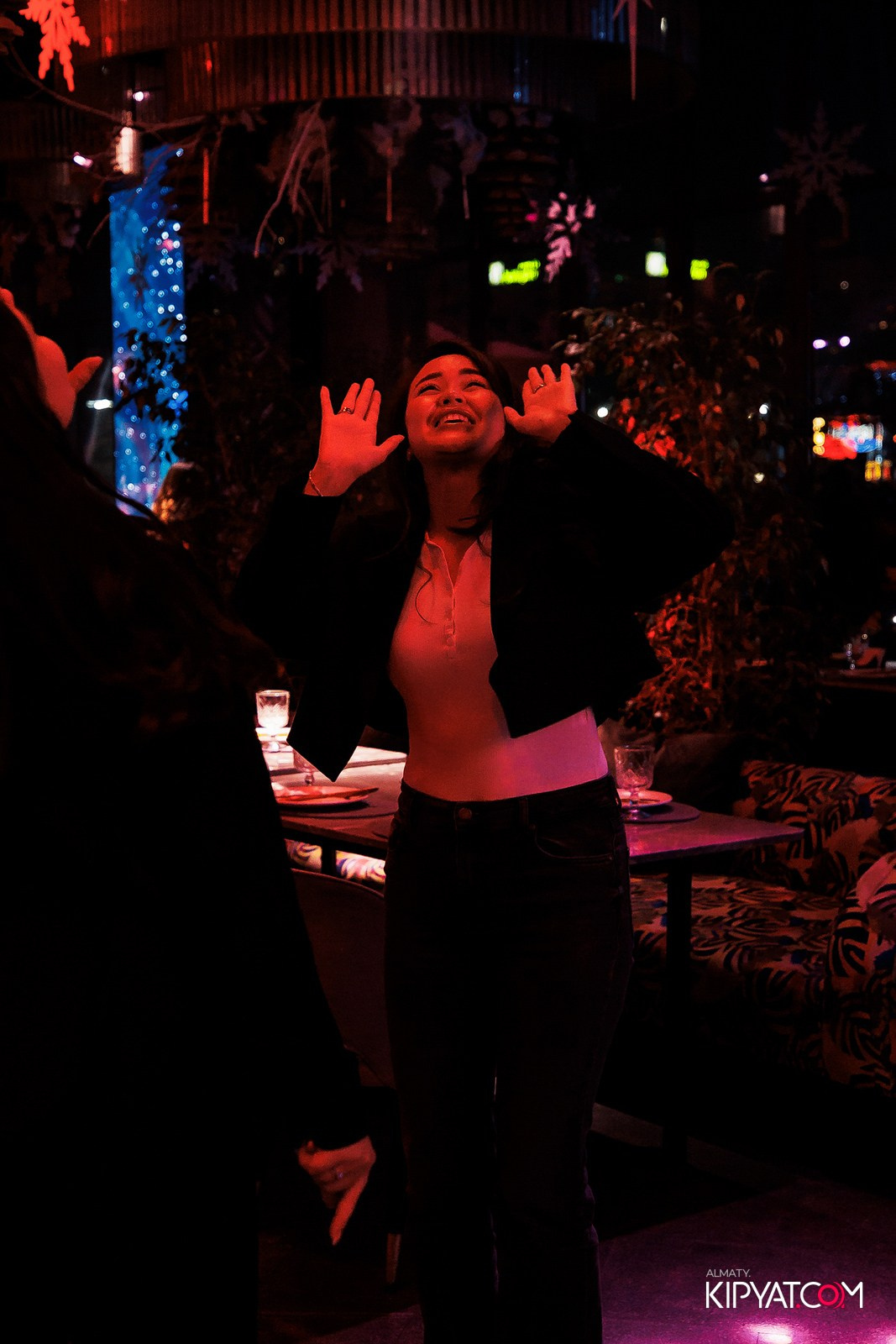 FRIENDS BAR & TERRACE. КИПЯТКОМ АЛМАТЫ!