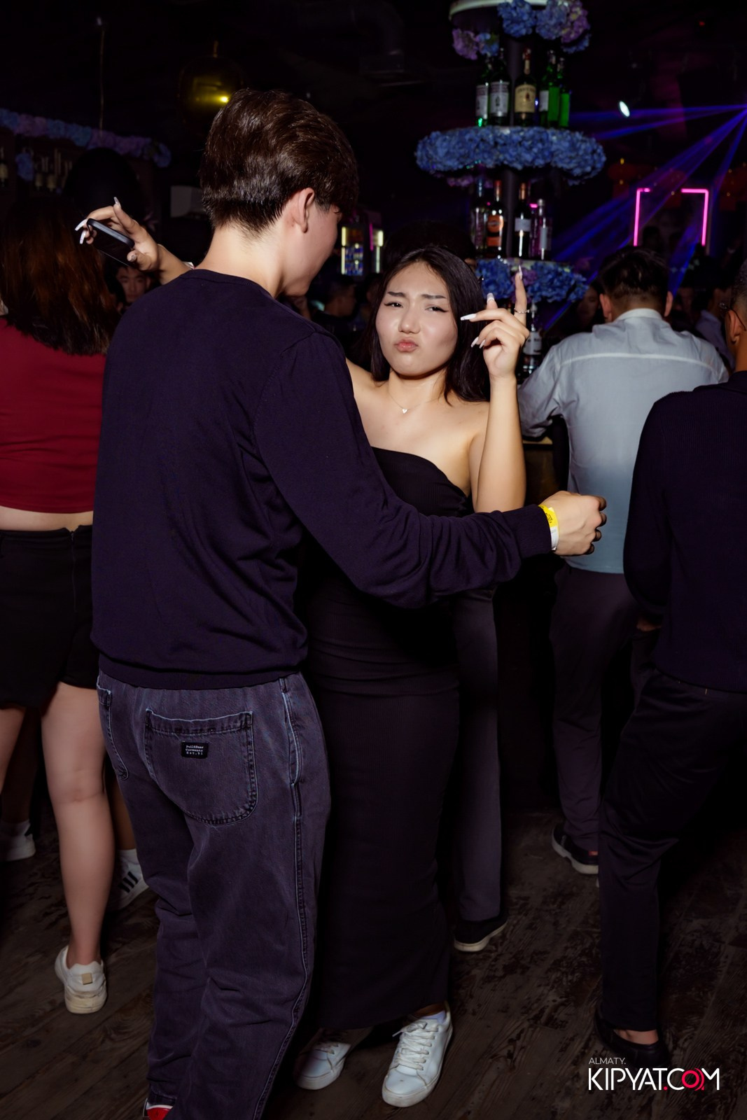 UYAT EMES BAR. КИПЯТКОМ АЛМАТЫ!