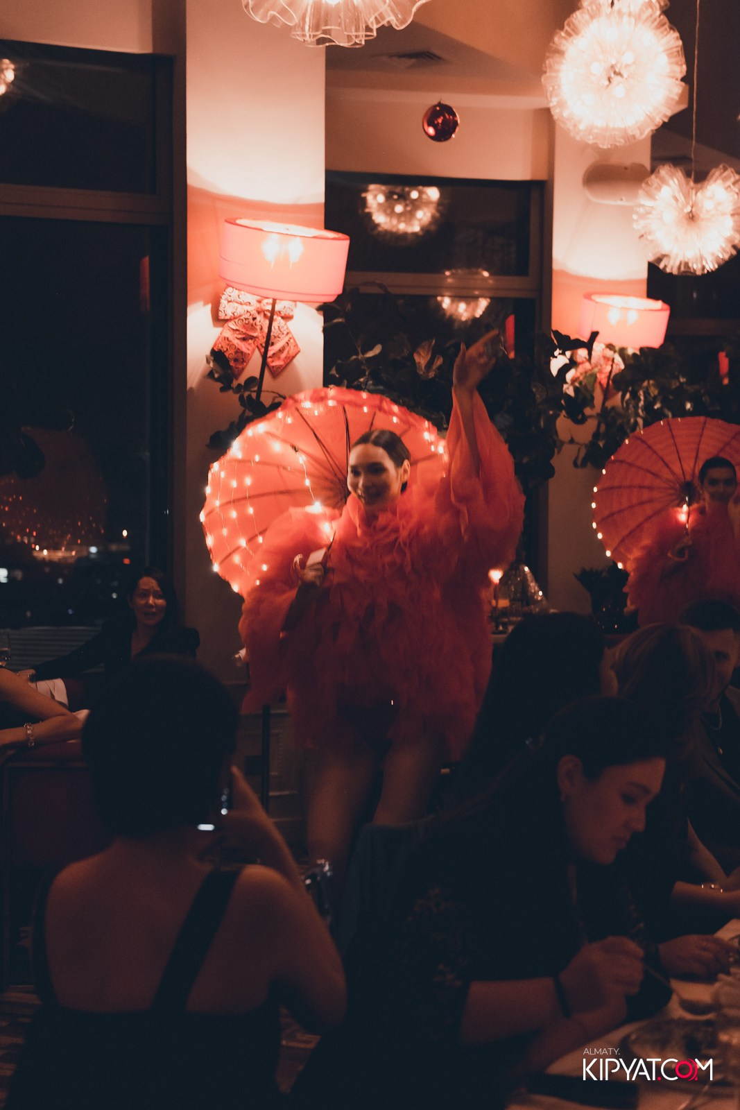 РЕСТОРАН BARFLY. КИПЯТКОМ АЛМАТЫ!