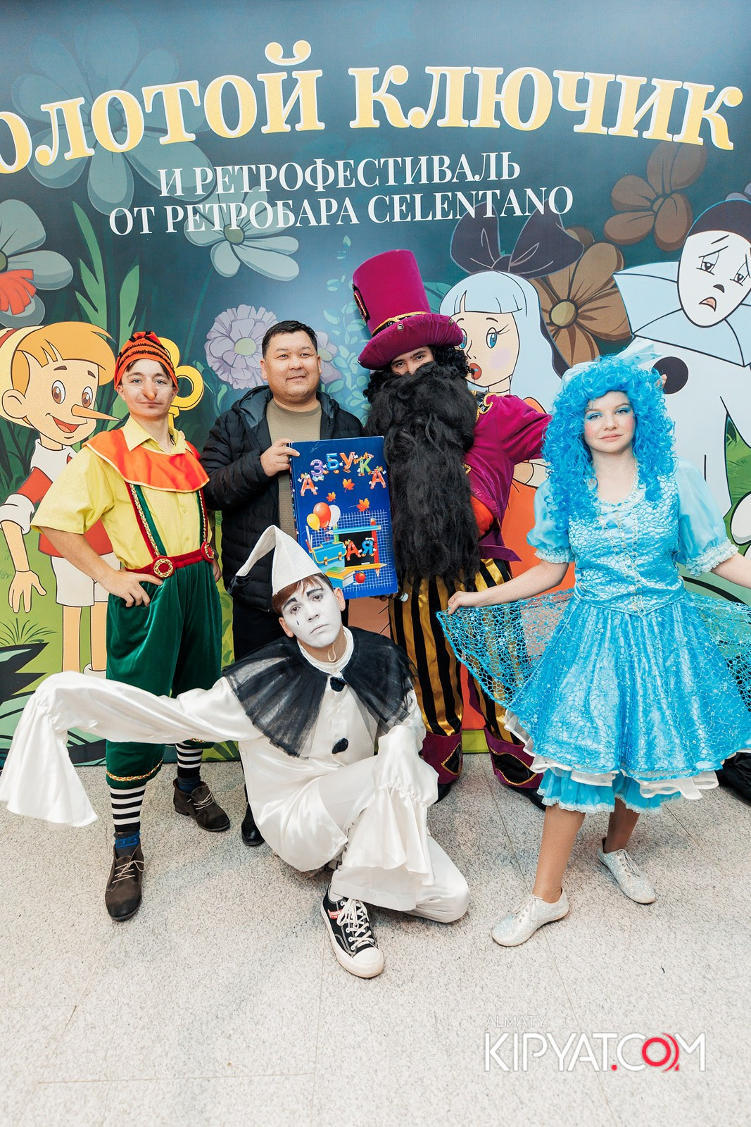 ЗОЛОТОЙ КЛЮЧИК И РЕТРОФЕСТИВАЛЬ ОТ РЕСТОБАРА CELENTANO. КИПЯТКОМ АЛМАТЫ!