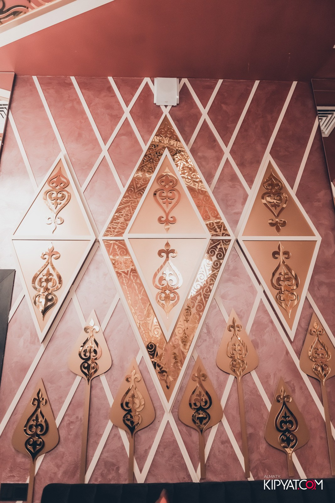 MOOD KARAOKE & TERRACE. КИПЯТКОМ АЛМАТЫ!