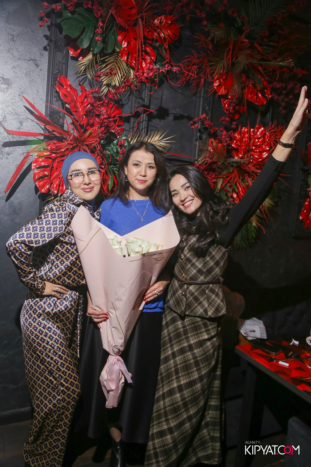 УХО И МЕДВЕДЬ НА САИНА. КИПЯТКОМ АЛМАТЫ! Фотосъемка мероприятий в Алматы