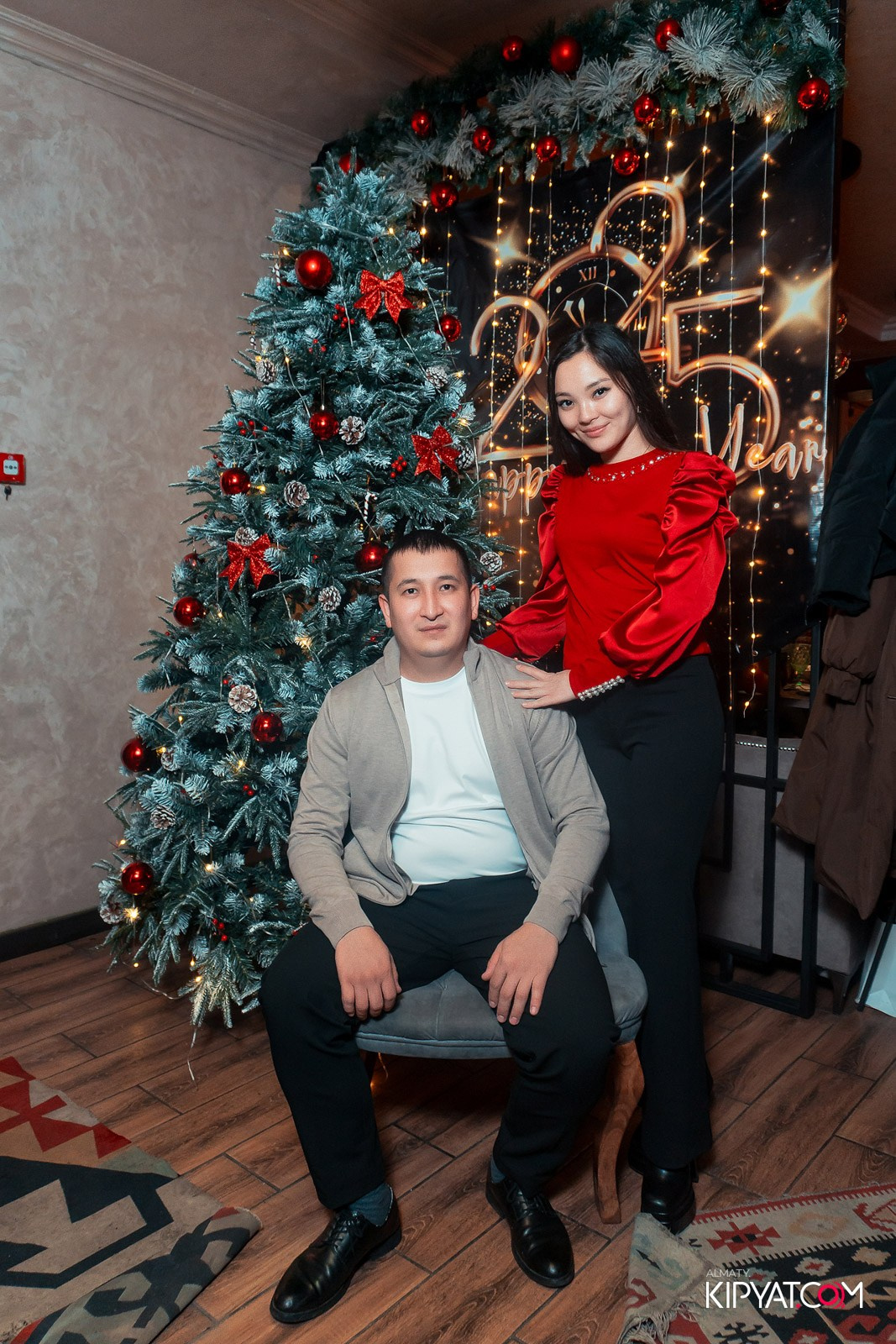 КАФЕ ЖАСМИН НА МОМЫШУЛЫ. КИПЯТКОМ АЛМАТЫ!