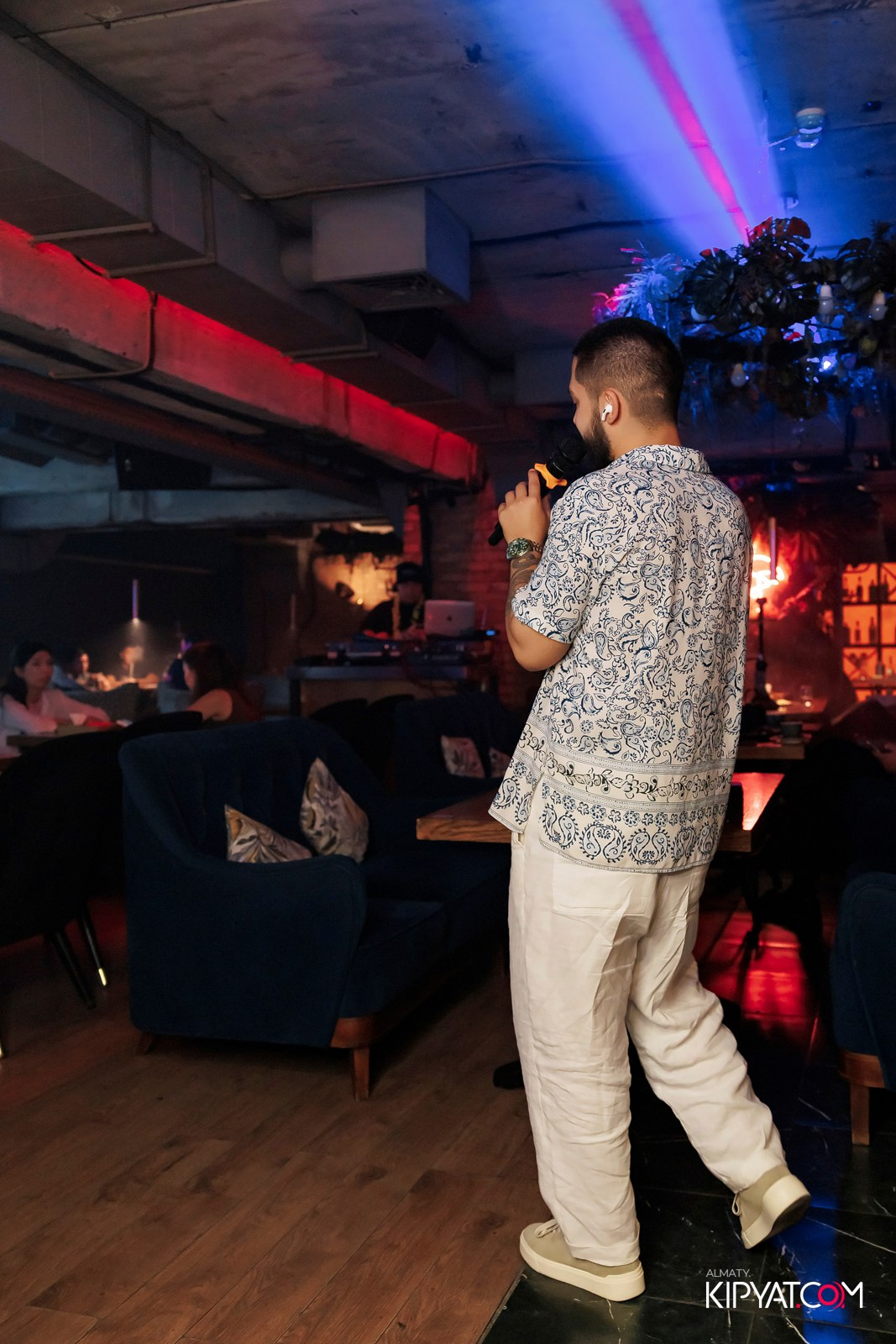 OLOVO BAR НА САТПАЕВА. КИПЯТКОМ АЛМАТЫ! Фотосъемка мероприятий в Алматы