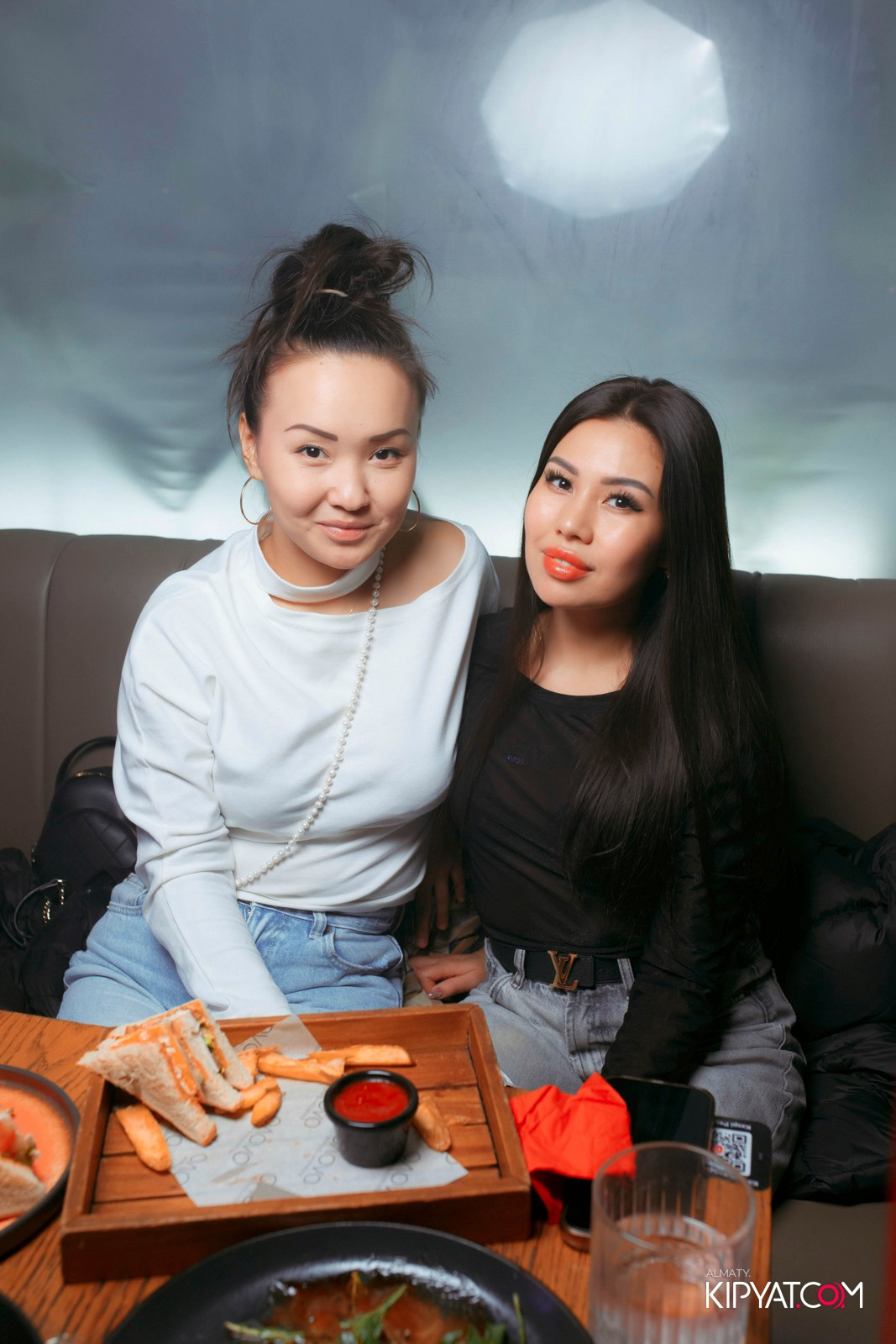 OLOVO BAR НА САТПАЕВА. КИПЯТКОМ АЛМАТЫ! Фотосъемка мероприятий в Алматы