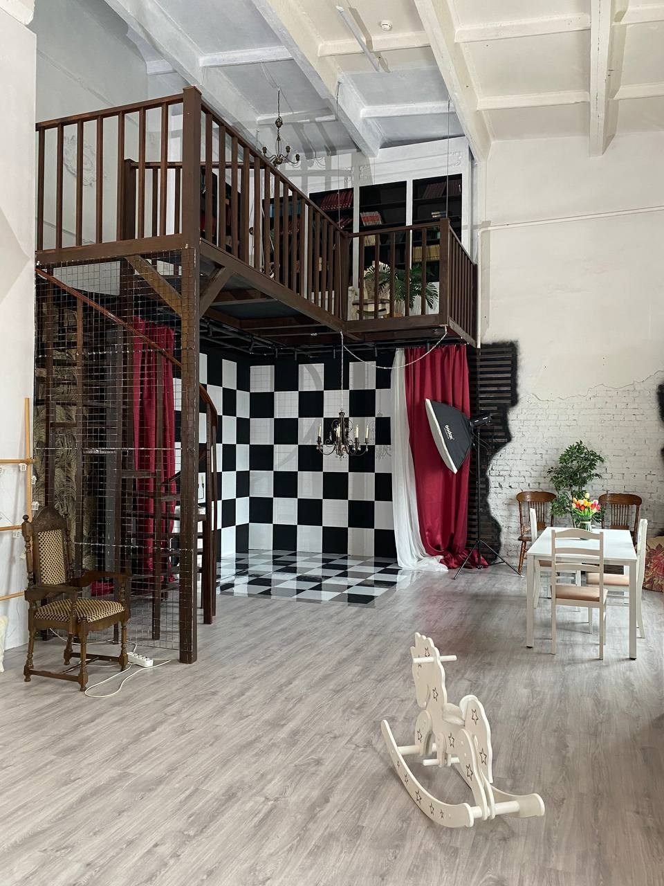 Фотографии залов фотостудии Точка. Профессиональная фотостудия в Санкт-Петербурге «Точка»