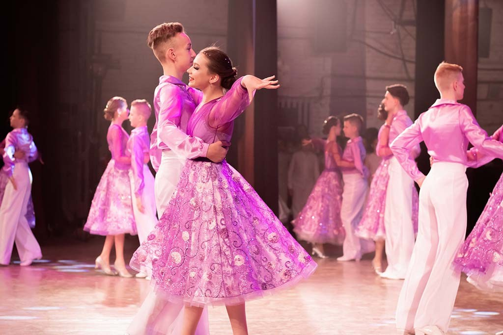 Выступление Анжелы и Руслана. Репортажный Фотограф