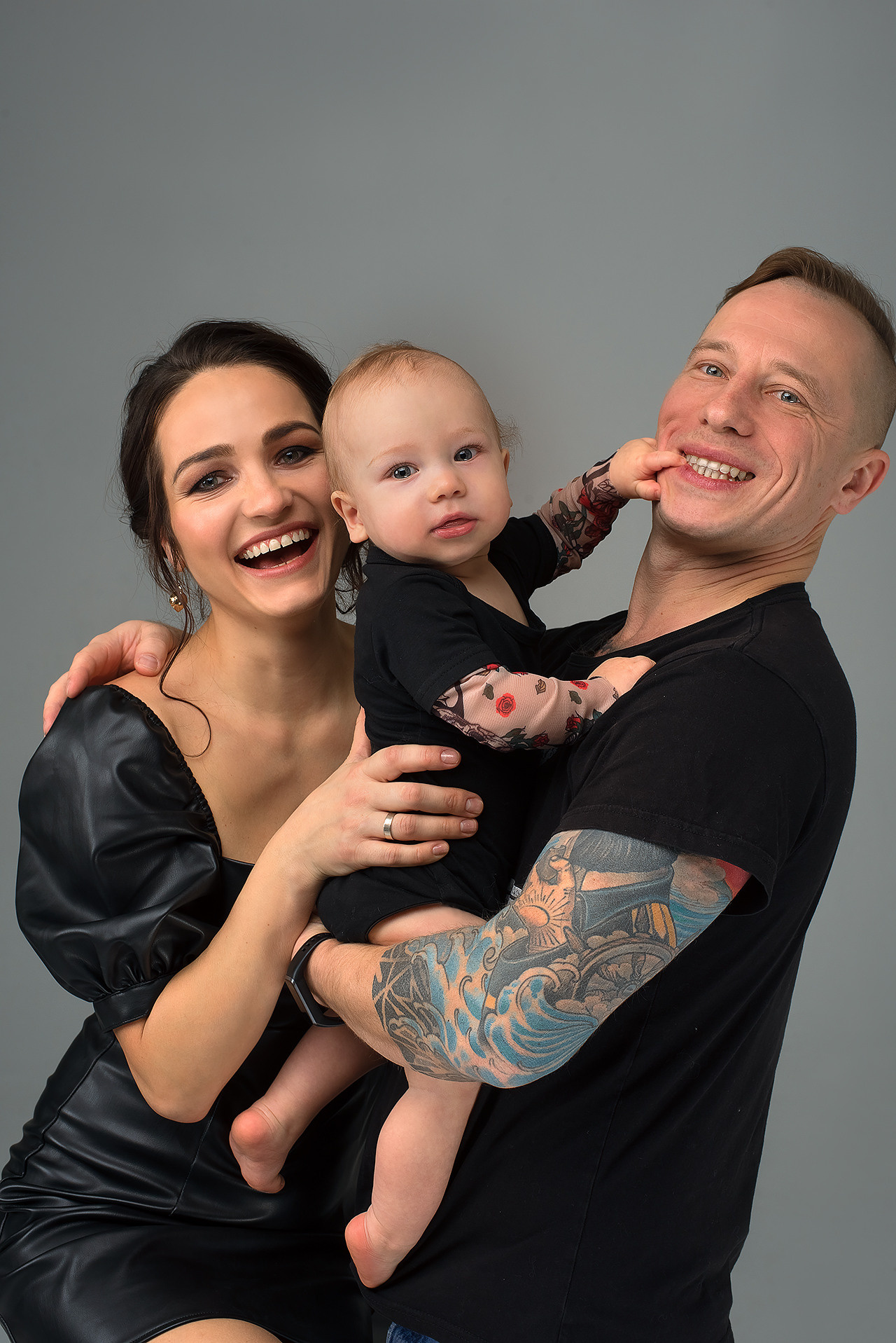 Семейная фотосессия на циклораме в СПб. Фотограф Юлия Кондратьева