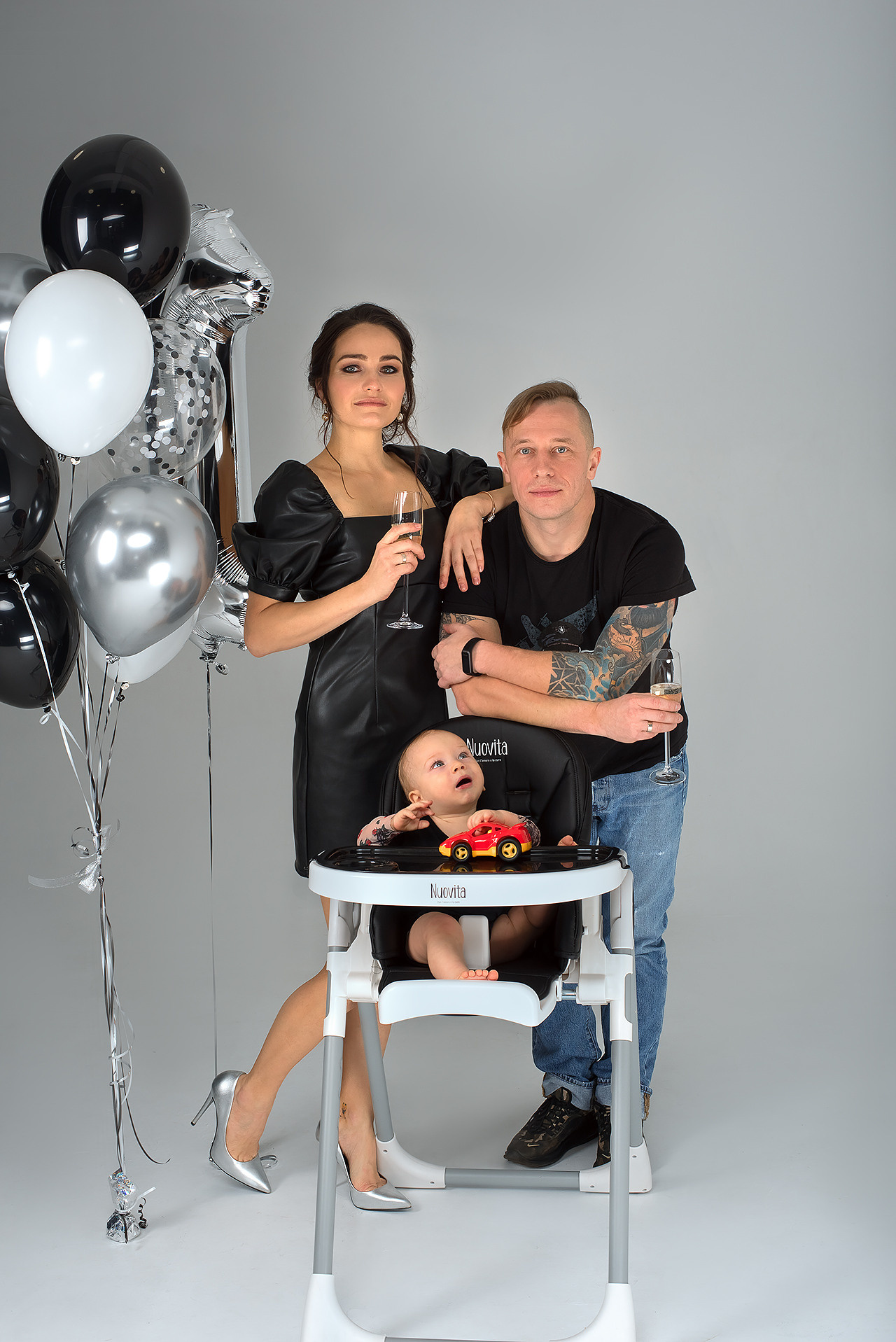 Семейная фотосессия на циклораме в СПб. Фотограф Юлия Кондратьева