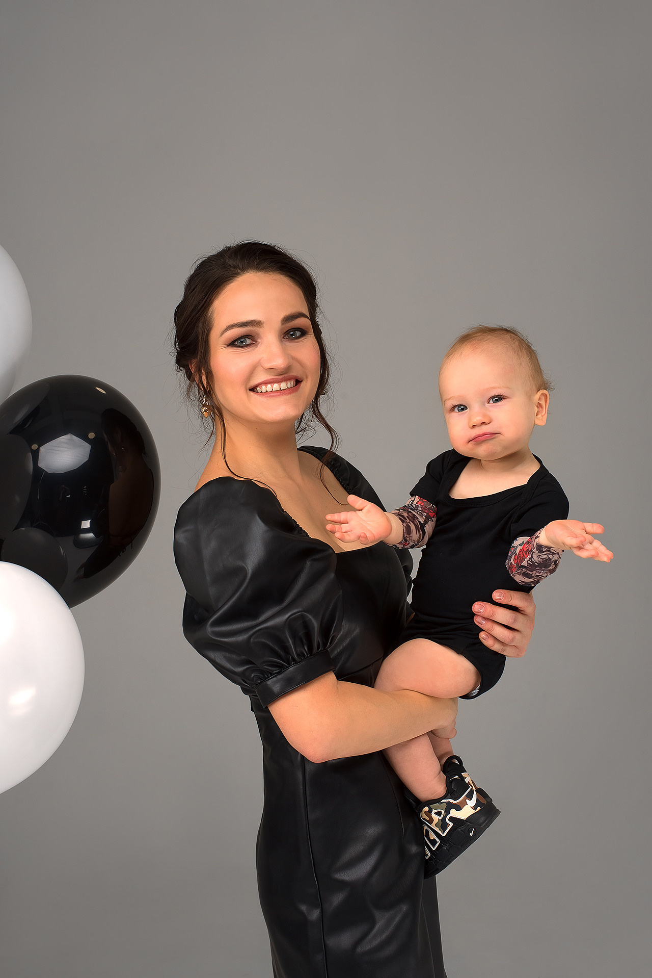 Семейная фотосессия на циклораме в СПб. Фотограф Юлия Кондратьева