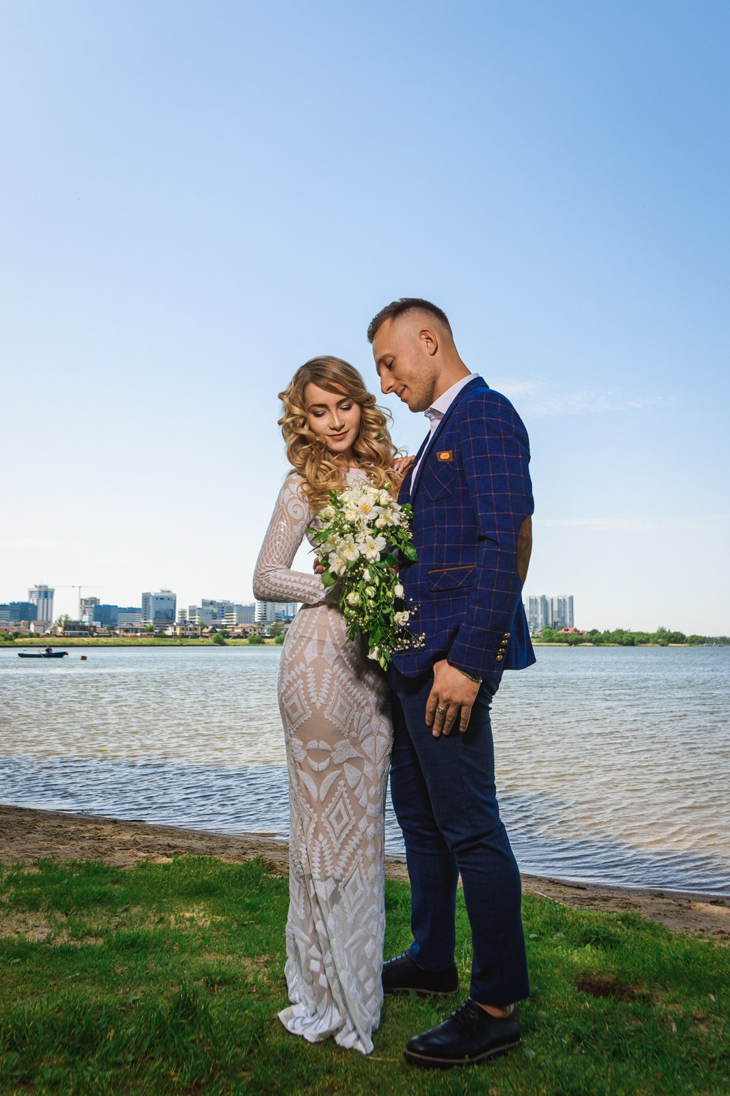 Свадебная фотосессия. Компания и фотошкола по созданию контента в Москве