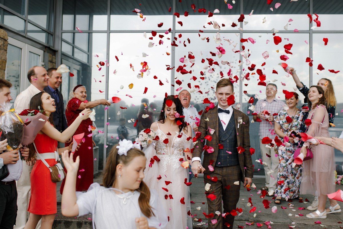 Свадебная фотосессия на Невском. Свадебный фотограф СПБ