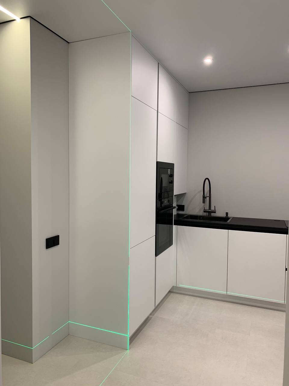 Фото с монтажа |Мебель на заказа: кухни, шкафы и т.д. в Томске. ГУДРУМ — Мебель на заказ в Томске | Кухни | Шкафы | Стулья и Столы