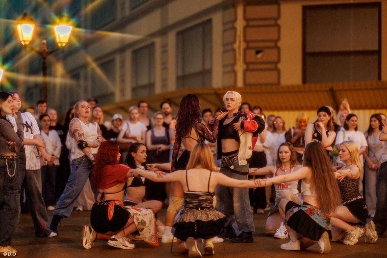 Cover dance in public'. Различные мероприятия и просто фотографии людей