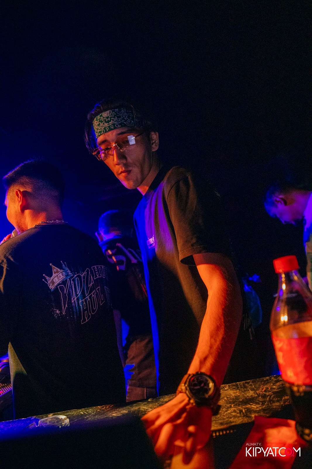 UYAT EMES BAR. КИПЯТКОМ АЛМАТЫ!