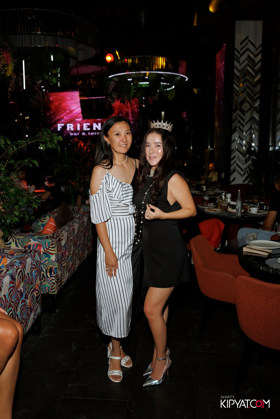 FRIENDS BAR & TERRACE. КИПЯТКОМ АЛМАТЫ! Фотосъемка мероприятий в Алматы