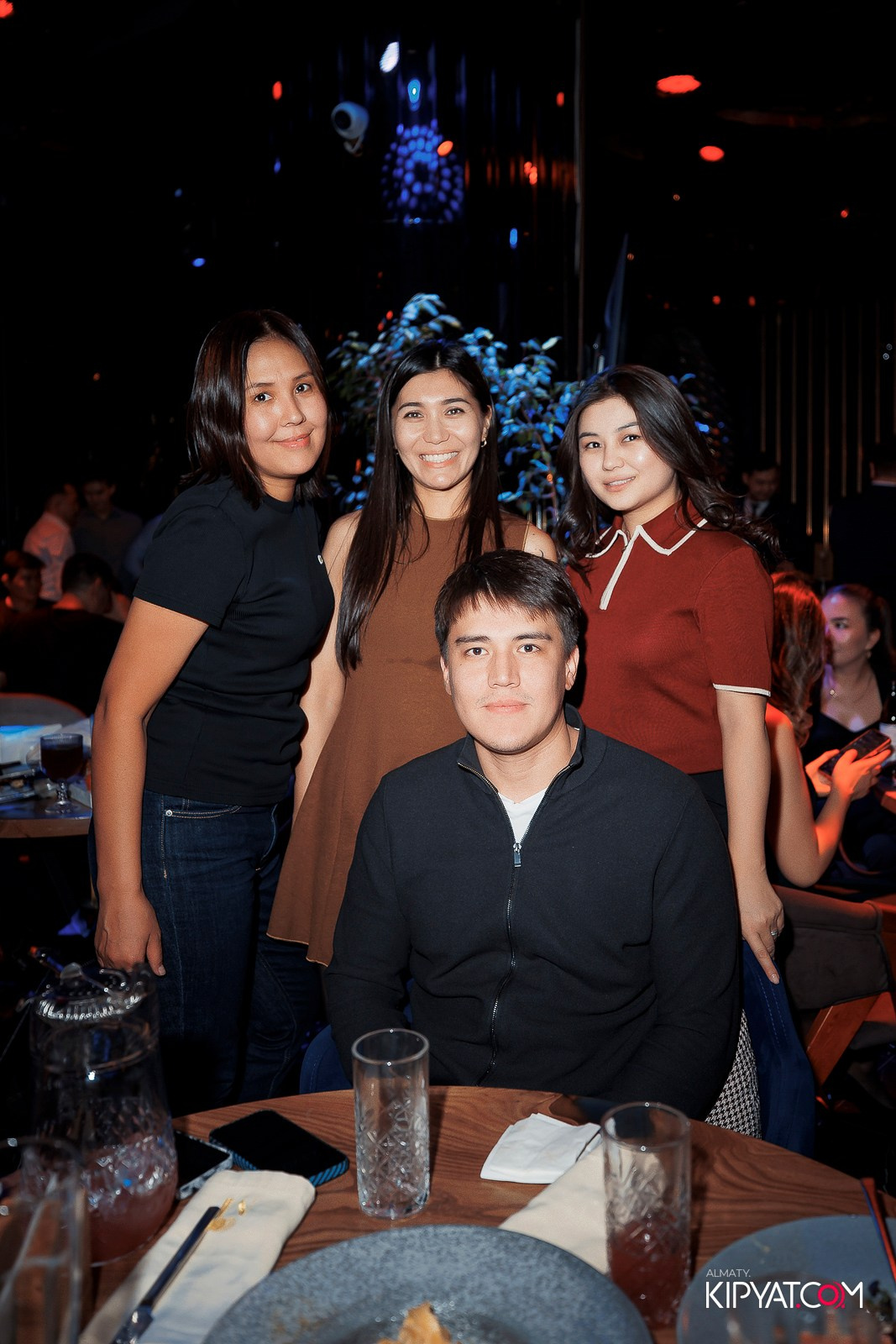 MOOD BAR & KARAOKE. КИПЯТКОМ АЛМАТЫ!