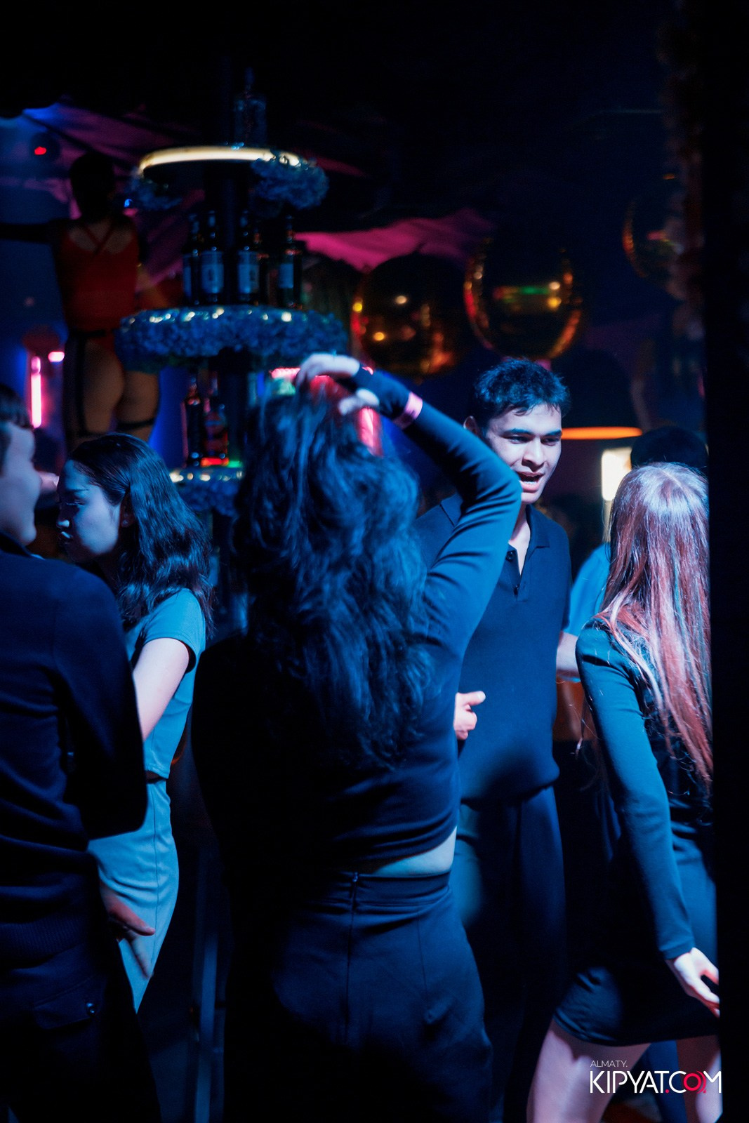 UYAT EMES BAR. КИПЯТКОМ АЛМАТЫ!