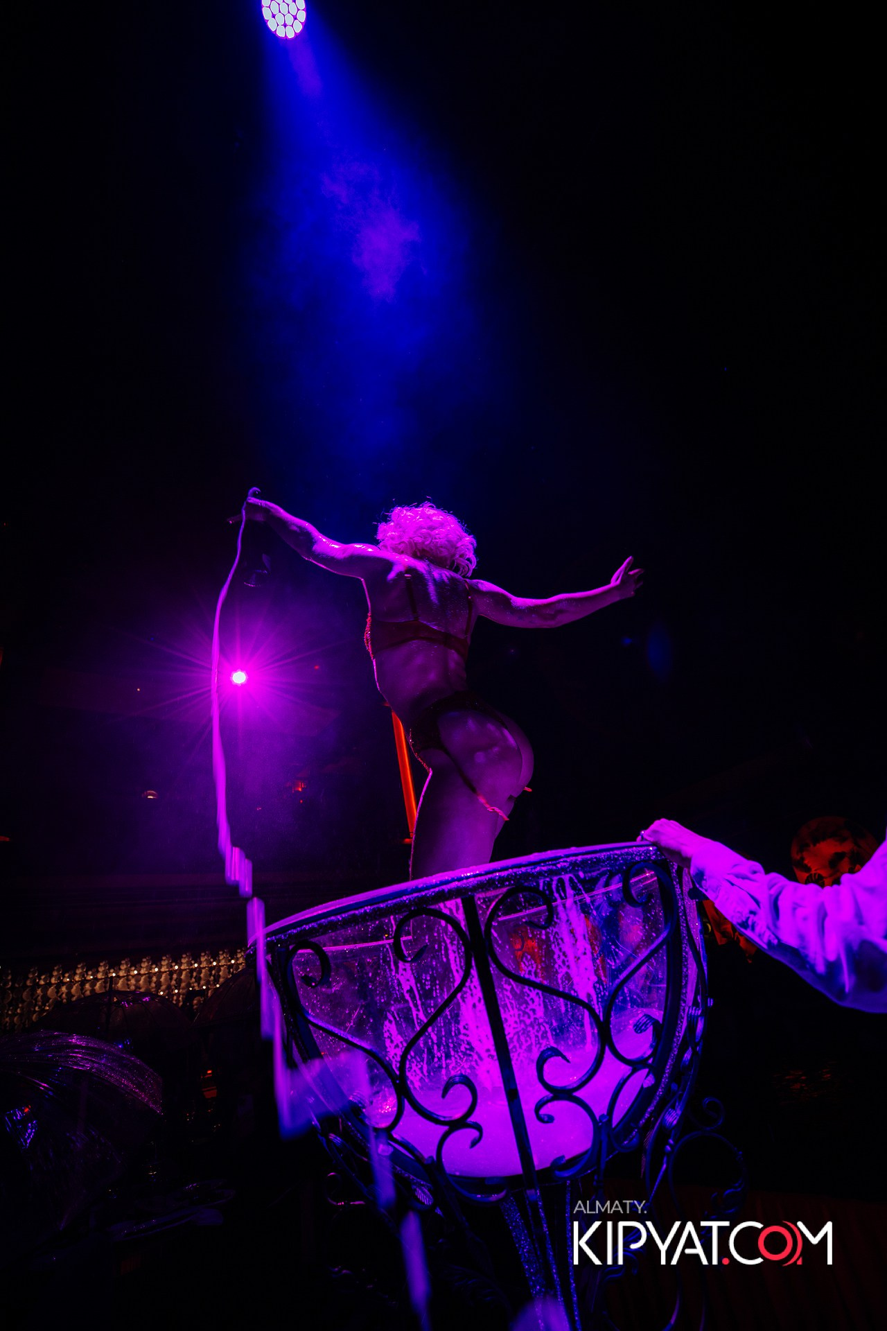 QUEEN. КИПЯТКОМ АЛМАТЫ!