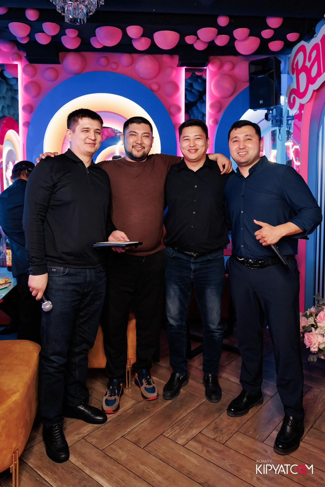 ЗАЯ, НА БИС. КИПЯТКОМ АЛМАТЫ!