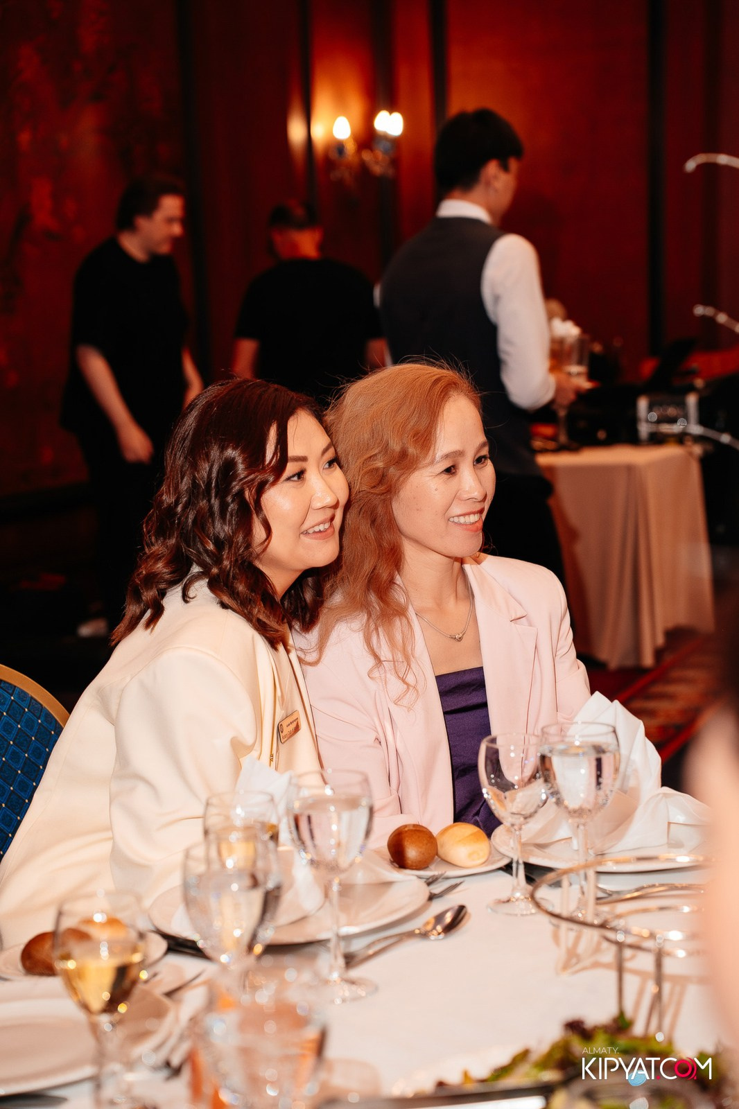 БЛАГОТВОРИТЕЛЬНЫЙ УЖИН В ЧЕСТЬ 30-ЛЕТИЯ ROTARY CLUB OF ALMATY. КИПЯТКОМ АЛМАТЫ!