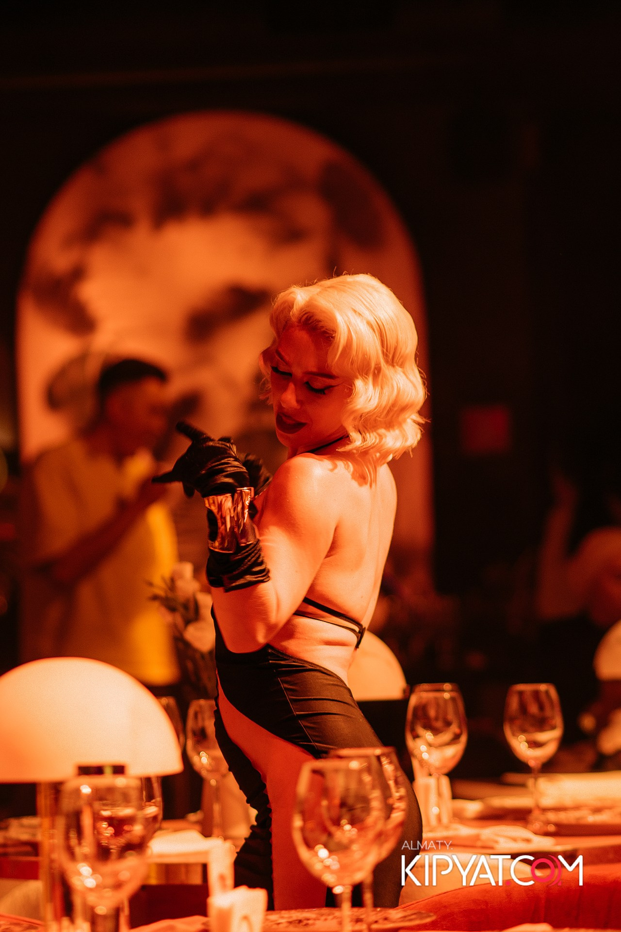 QUEEN. КИПЯТКОМ АЛМАТЫ!