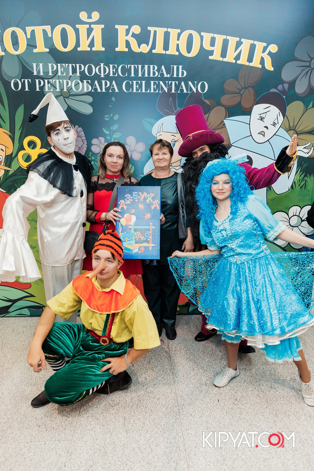 ЗОЛОТОЙ КЛЮЧИК И РЕТРОФЕСТИВАЛЬ ОТ РЕСТОБАРА CELENTANO. КИПЯТКОМ АЛМАТЫ!