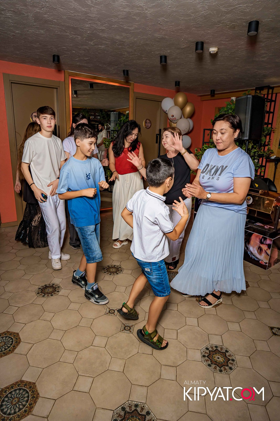 MODI RESTORANCHIK. КИПЯТКОМ АЛМАТЫ!