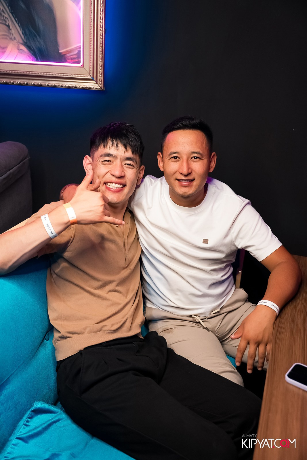 UYAT EMES BAR. КИПЯТКОМ АЛМАТЫ!