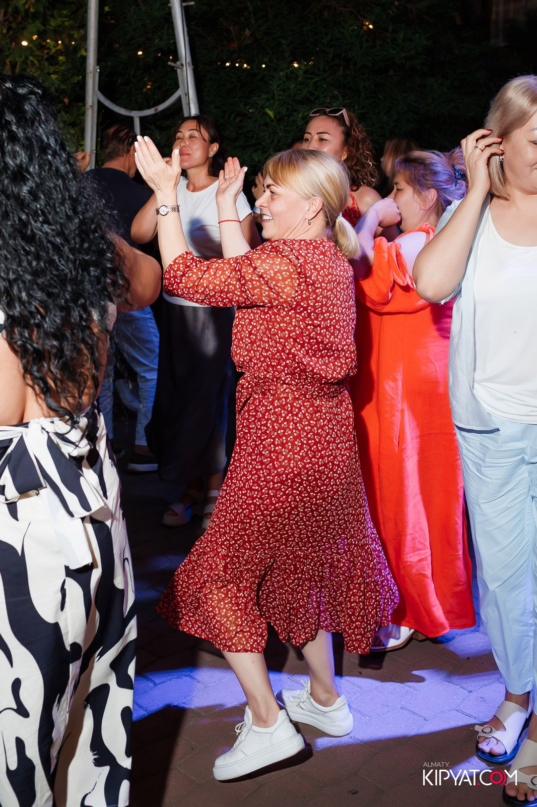 РЕСТОРАН УЧ ЛЯГАН. КИПЯТКОМ АЛМАТЫ!