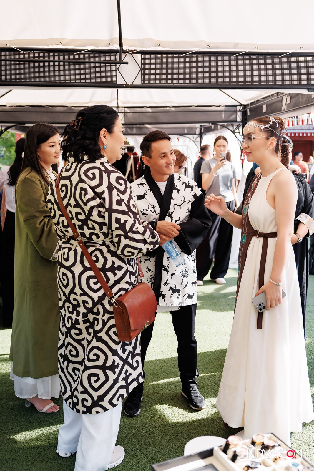 KANG REN TANG. КИПЯТКОМ АЛМАТЫ!