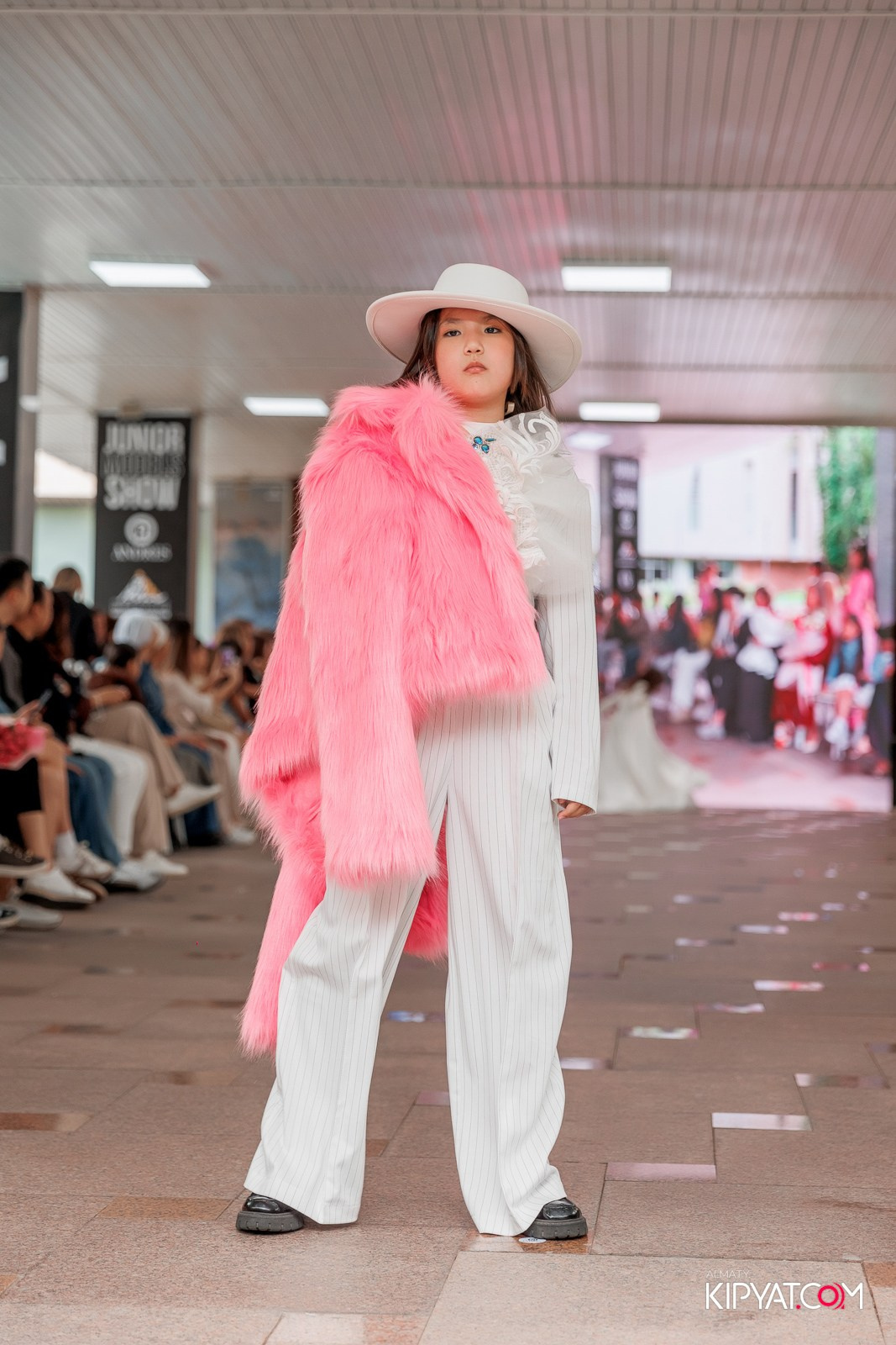 JUNIOR FASHION SHOW. КИПЯТКОМ АЛМАТЫ!