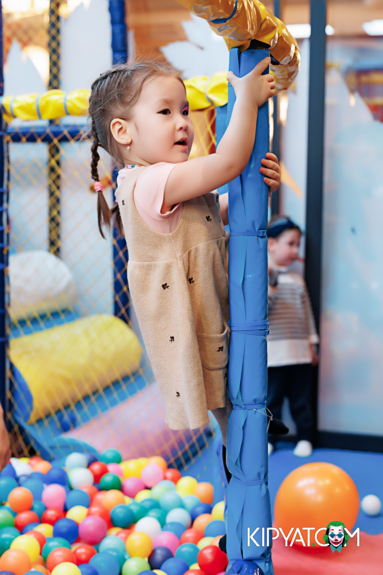 ДЕТСКИЙ ХЭЛЛОУИН KINDER BOOM. КИПЯТКОМ АЛМАТЫ! Фотосъемка мероприятий в Алматы