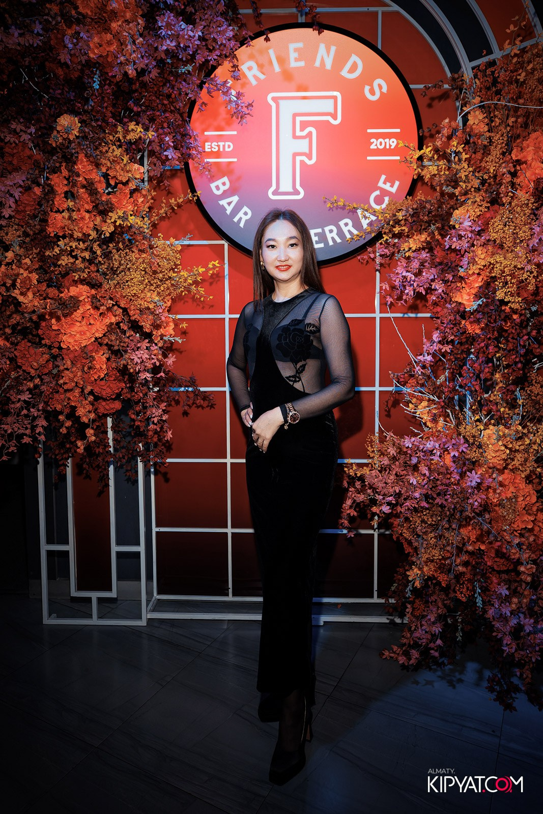 FRIENDS BAR & TERRACE. КИПЯТКОМ АЛМАТЫ!