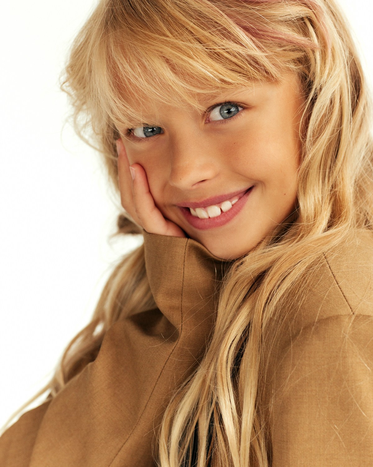 СЪЕМКИ В СТУДИИ. Oksanaseregina.wfolio.pro