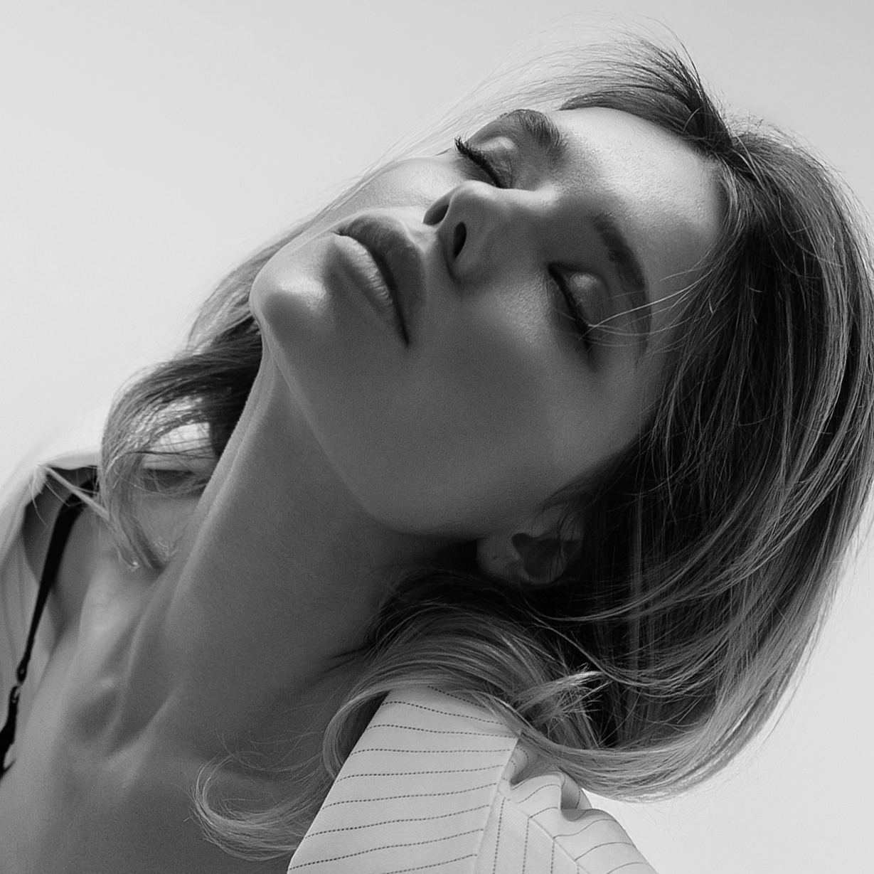 Фотосессия в стиле минимализм. Александр Mr.Brass — фотографирую женский портрет в Москве