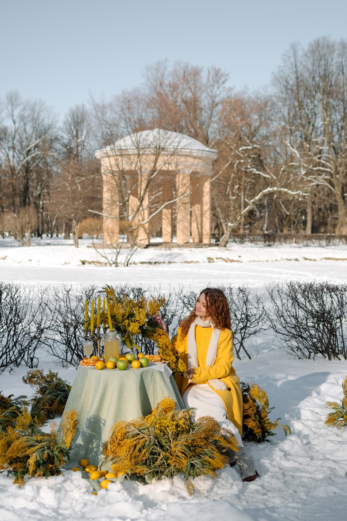 Ева с мимозой. Свадебный и сеейный фотограф в Санкт-Петербурге Елена Худякова