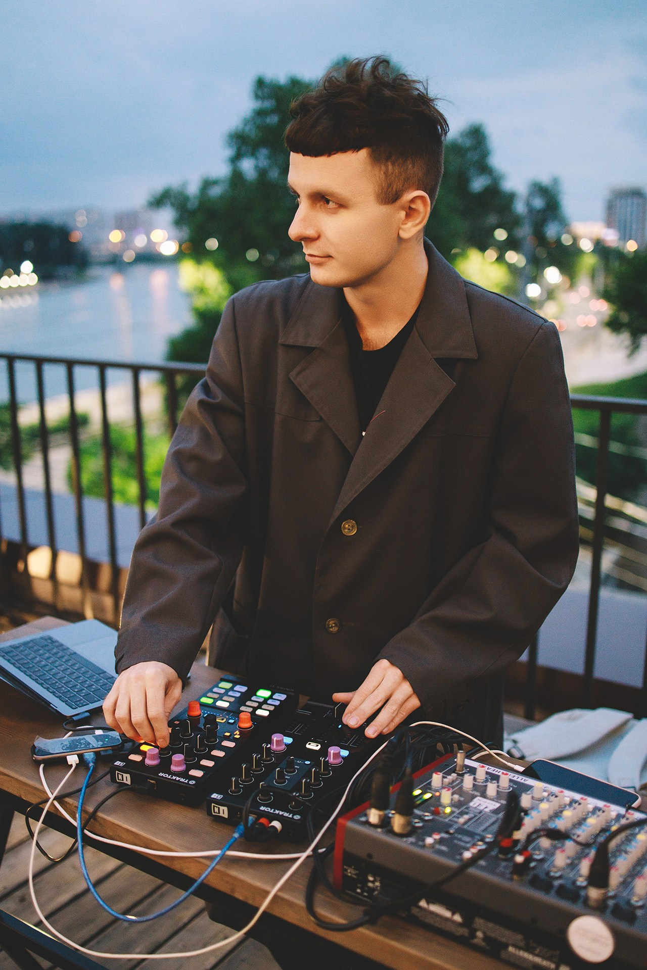 Alibi Alibi. Руслан Плахтеев