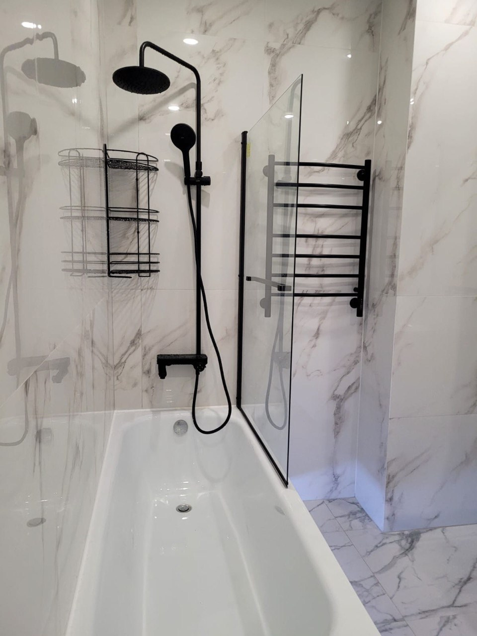 Ванная комната (ул. Ильгама Шакирова д. 18). Ремонт санузла, туалета, ванной под ключ в Казани. Укладка плитки