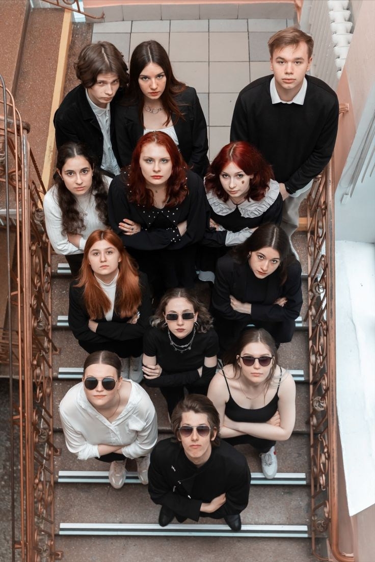 Идеи фото группами 9-11 класс. Выпускные альбомы «Эврика» в Нижнем Новгороде