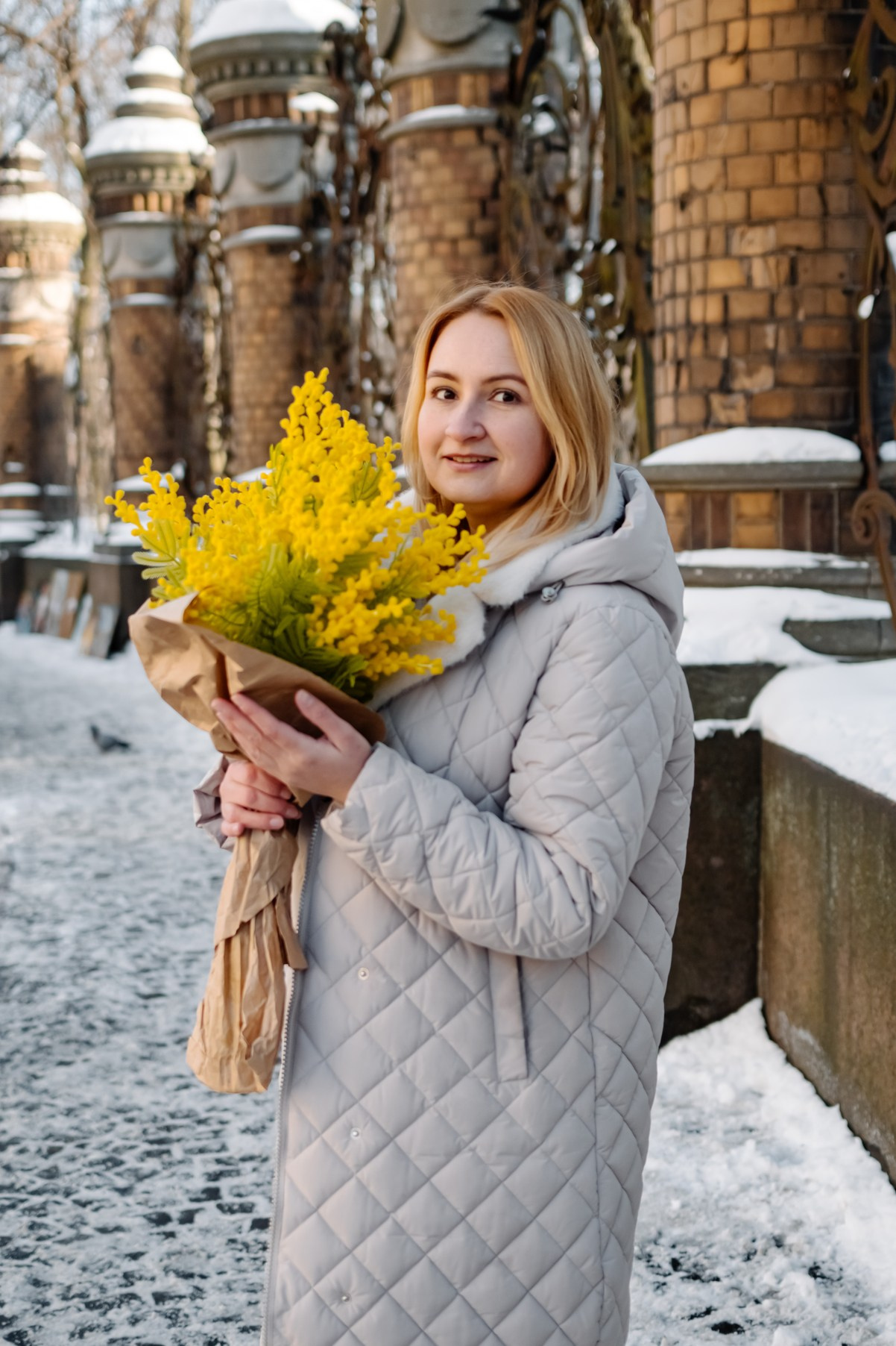 Прогулка с цветами по улицам и каналам. Свадебный и семейный фотограф в Санкт-Петербурге Елена Худякова