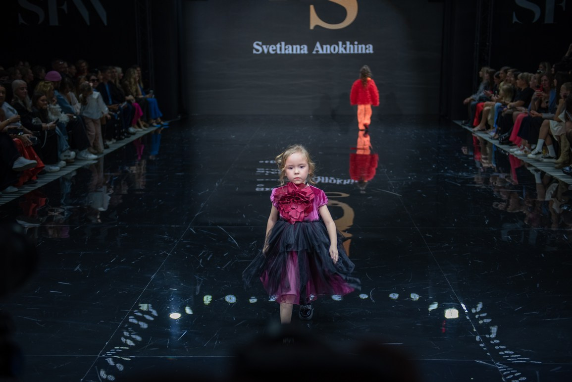 SochiFashionWeek2024 дизайнер Анохина Светлана. Семейный и коммерческий фотограф в Сочи Александр Бодунов